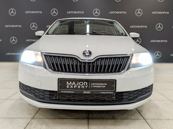 2019 Skoda Rapid I Рестайлинг, белый, 800000 рублей - вид 1