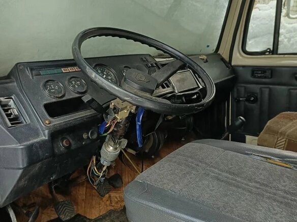 1998 ГАЗ 3307, бежевый, 180000 рублей - вид 3