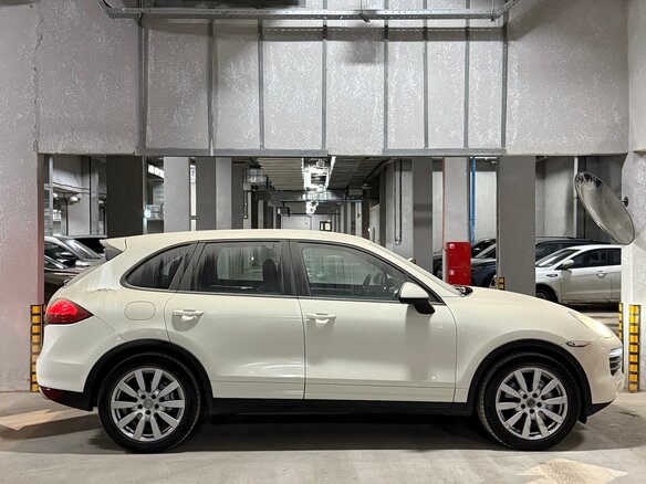 2010 Porsche Cayenne S II (958), белый, 3300000 рублей - вид 1