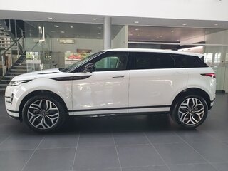 2025 Land Rover Range Rover Evoque L II Рестайлинг, белый, 5900000 рублей, вид 3