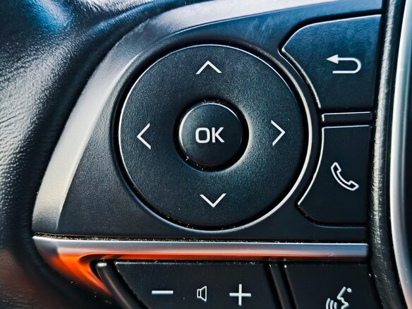 2019 Toyota Camry VIII (XV70), белый, 3700000 рублей - вид 24