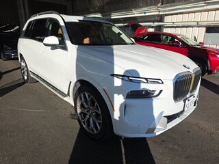 2024 BMW X7 40i I (G07) Рестайлинг, белый, 10470000 рублей, вид 3