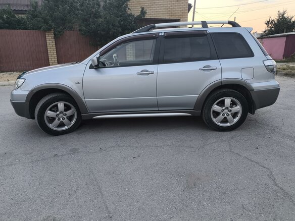 2005 Mitsubishi Outlander I, серебристый, 900000 рублей - вид 6