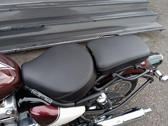 2026 Royal Enfield Classic 650, пурпурный, 703000 рублей - вид 3