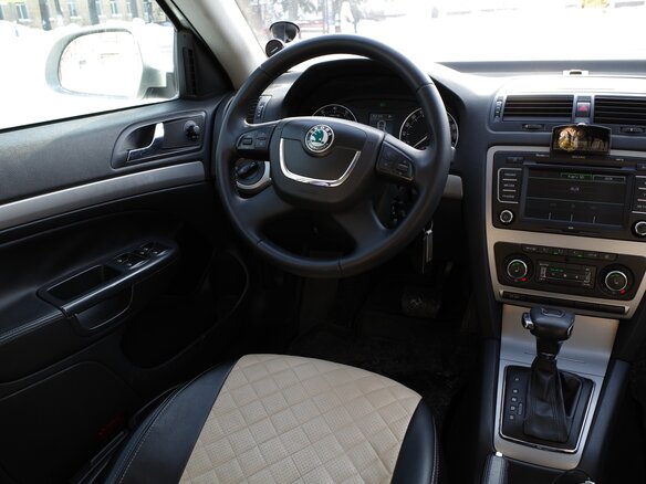 2012 Skoda Octavia II (A5) Рестайлинг, серебристый, 990000 рублей - вид 6