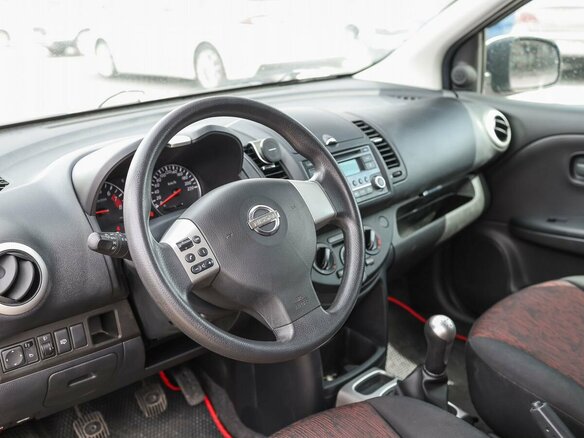 2011 Nissan Note I Рестайлинг, серебристый, 799000 рублей - вид 9