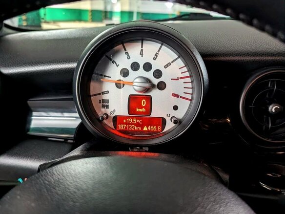 2010 Mini Hatch Cooper S II (R56) Рестайлинг, белый, 850000 рублей - вид 11