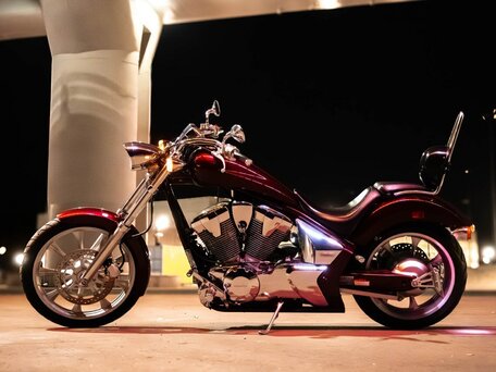 2010 Honda VT 1300CX Fury, пурпурный, 900000 рублей, вид 1