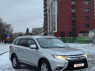 2015 Mitsubishi Outlander III Рестайлинг 2, серебристый, 1750000 рублей, вид 1