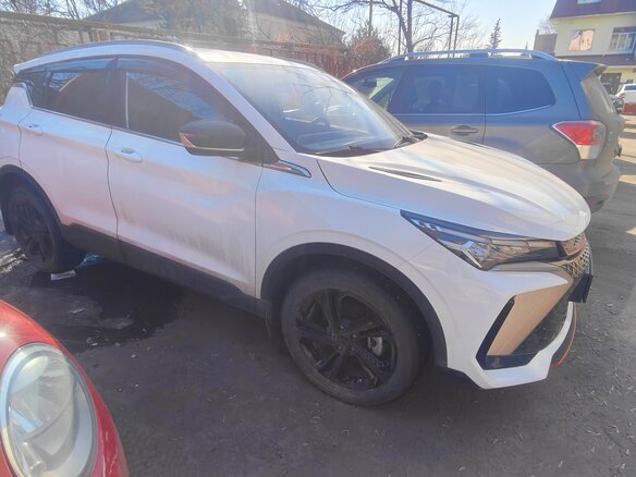 2023 Geely Coolray I Рестайлинг, белый, 1990000 рублей - вид 1