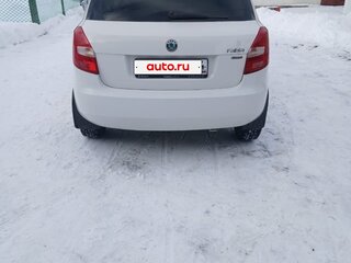 2011 Skoda Fabia II Рестайлинг, белый, 470000 рублей, вид 3