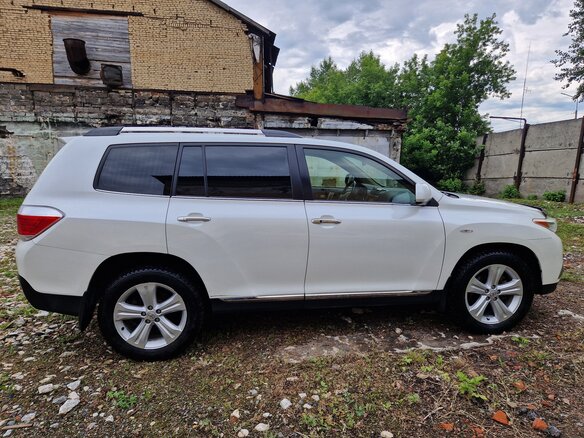 2012 Toyota Highlander II (XU40) Рестайлинг, белый, 2500000 рублей - вид 1