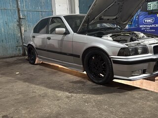1992 BMW 3 серии 316i III (E36), серебристый, 2100000 рублей, вид 4