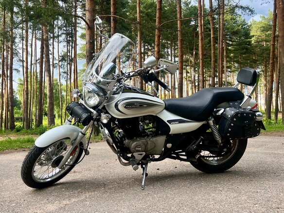 2020 Bajaj Avenger, белый, 200000 рублей - вид 1