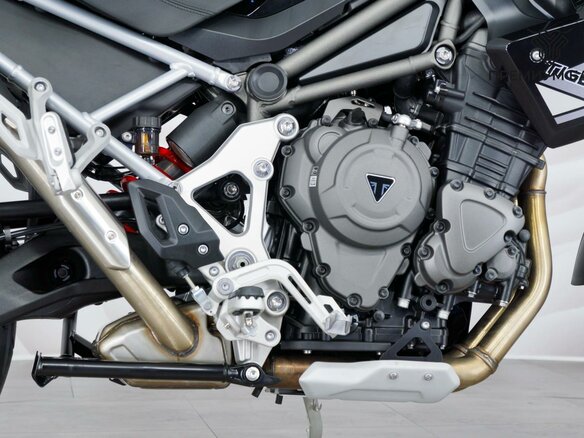 2025 Triumph Tiger 1200, чёрный, 1750000 рублей - вид 9