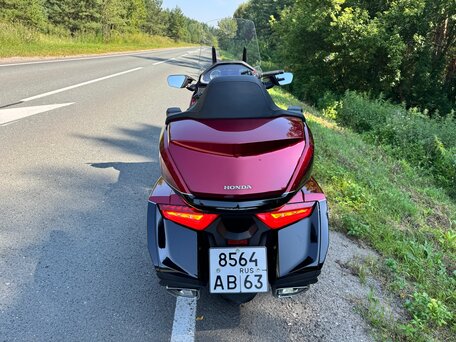 2019 Honda GL 1800 Gold Wing, красный, 2150000 рублей, вид 3