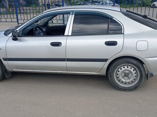 2002 Mitsubishi Carisma I Рестайлинг, серебристый, 320000 рублей, вид 5