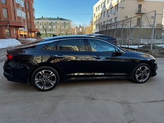 2021 Kia K5 III, чёрный, 2860000 рублей, вид 4