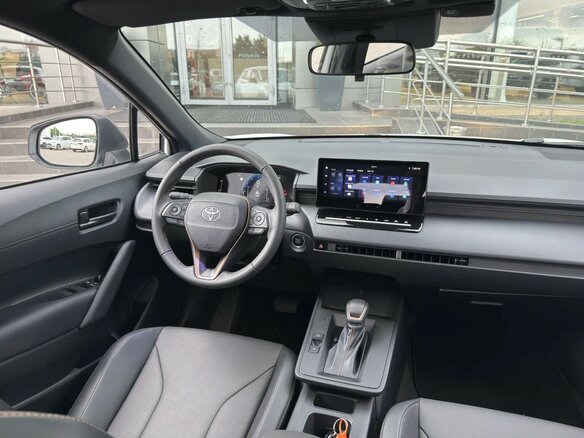 2026 Toyota Corolla Cross I Рестайлинг, белый - вид 9