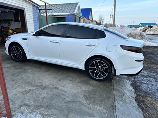 2019 Kia Optima IV Рестайлинг, белый, 2560000 рублей, вид 3