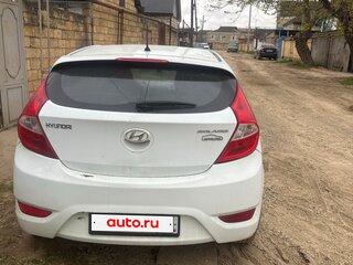 2013 Hyundai Solaris I, белый, 510000 рублей, вид 2
