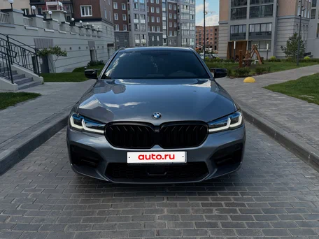 2017 BMW 5 серии 520d xDrive VII (G30/G31/G38), серый, 3200000 рублей, вид 2