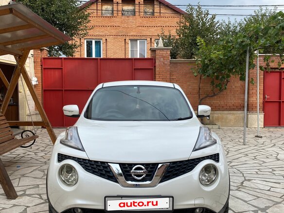 2014 Nissan Juke I, белый, 700000 рублей