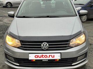 2015 Volkswagen Polo V Рестайлинг, серебристый, 800000 рублей, вид 2