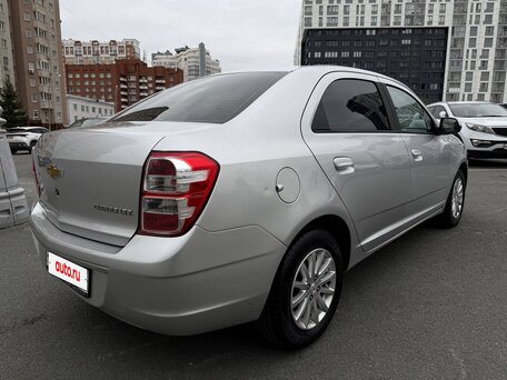 2014 Chevrolet Cobalt II, серебристый, 660000 рублей, вид 5
