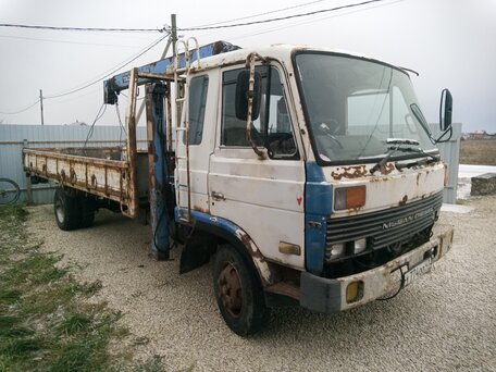 1990 Nissan Diesel Condor, белый, 1399000 рублей, вид 2