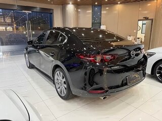 2023 Mazda 3 Axela IV (BP), чёрный, 2380000 рублей, вид 3
