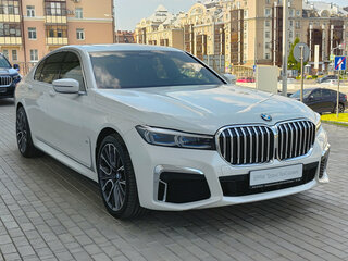 2022 BMW 7 серии 740d xDrive VI (G11/G12) Рестайлинг, белый, 6950000 рублей, вид 3