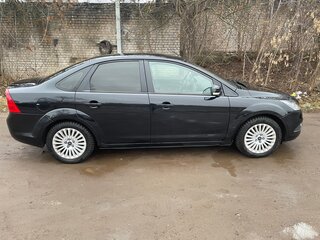 2010 Ford Focus II Рестайлинг, чёрный, 620000 рублей, вид 3