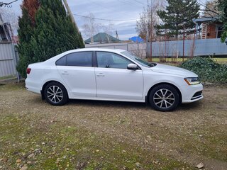2017 Volkswagen Jetta VI Рестайлинг, белый, 1490000 рублей, вид 3