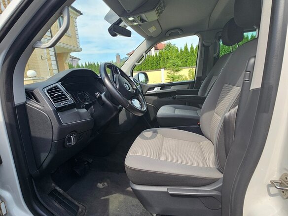 2017 Volkswagen Multivan T6, жёлтый, 3990000 рублей - вид 10