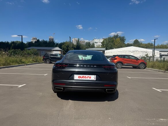 2019 Porsche Panamera 4 II, серый, 7300000 рублей - вид 4
