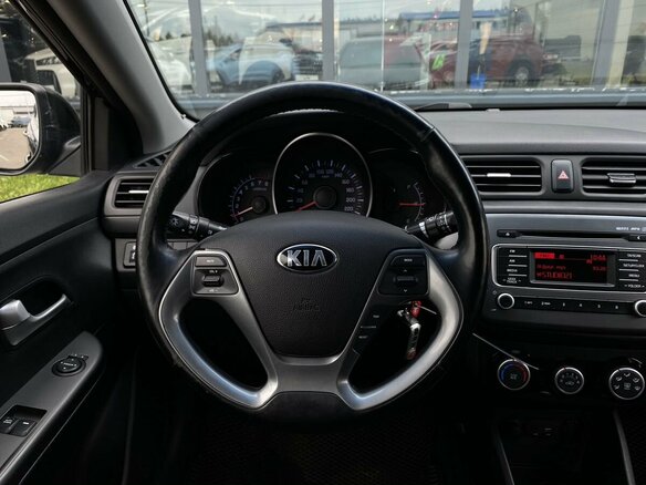 2016 Kia Rio III Рестайлинг, чёрный, 969000 рублей - вид 13