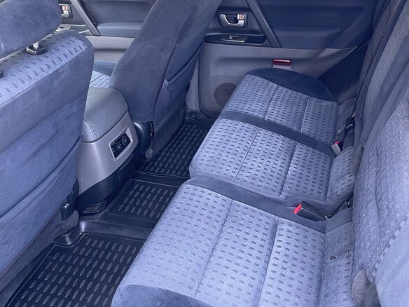2004 Mitsubishi Pajero III Рестайлинг, серебристый, 820000 рублей - вид 15