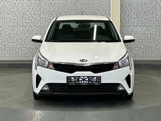 2021 Kia Rio IV Рестайлинг, белый, 1130000 рублей, вид 5