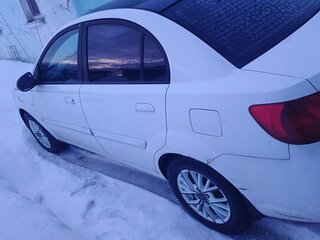 2011 Kia Rio II Рестайлинг, белый, 380000 рублей, вид 4