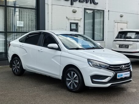 2024 Lada (ВАЗ) Vesta I Рестайлинг (NG), белый, 1290000 рублей, вид 3