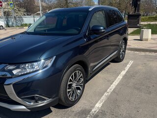 2017 Mitsubishi Outlander III Рестайлинг 2, синий, 2250000 рублей, вид 2