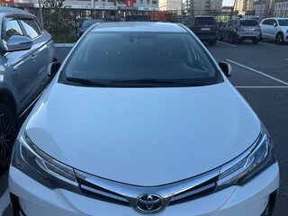 2017 Toyota Corolla XI (E160, E170, E180) Рестайлинг 1, белый, 2000000 рублей, вид 1