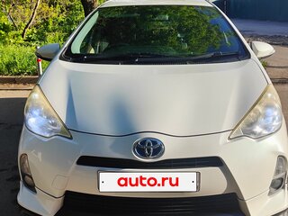 2012 Toyota Aqua I, белый, 875000 рублей, вид 2