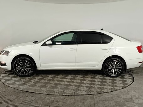 2019 Skoda Octavia III (A7) Рестайлинг, белый, 1760000 рублей, вид 4