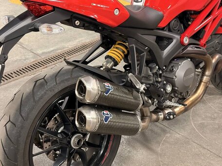 2011 Ducati Monster 1100, красный, 619000 рублей, вид 4