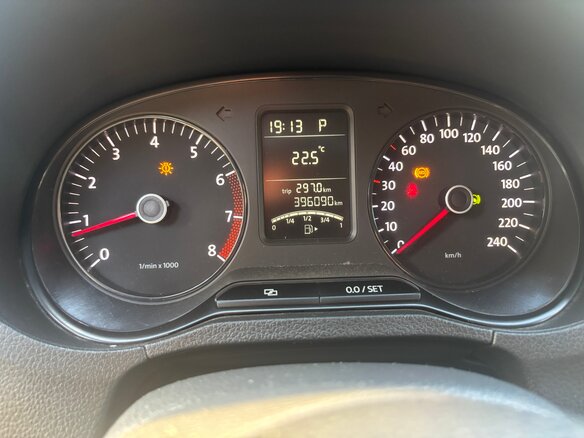 2010 Volkswagen Polo V, серый, 570000 рублей - вид 9