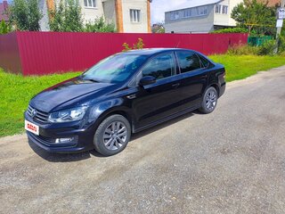 2020 Volkswagen Polo V Рестайлинг, чёрный, 1435000 рублей, вид 1