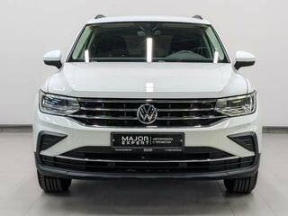 2022 Volkswagen Tiguan II Рестайлинг, белый, 3155000 рублей, вид 2