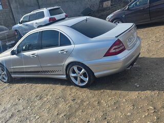 2005 Mercedes-Benz C-Класс 230 II (W203) Рестайлинг, серебристый, 750000 рублей, вид 2